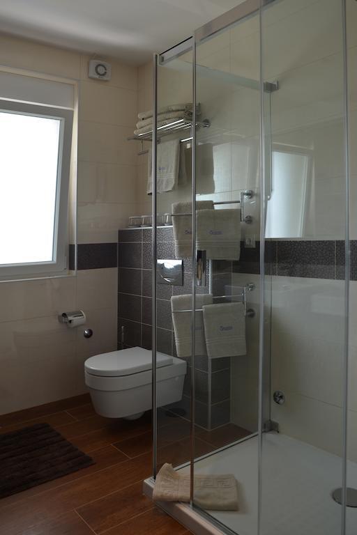 Rooms Villa Oasiss ヴィンクラン 部屋 写真