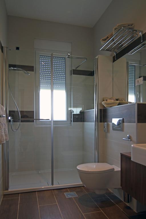 Rooms Villa Oasiss ヴィンクラン 部屋 写真